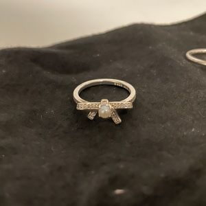 Bow ring with pearl from Pandora